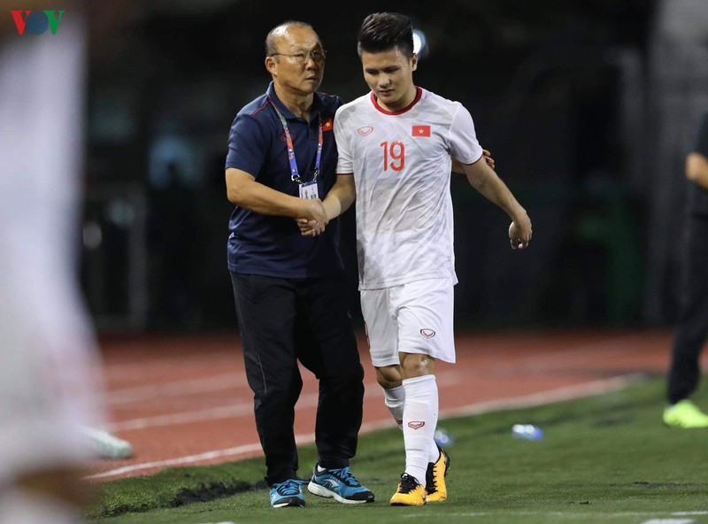 Chan thuong rach co dui, Quang Hai co the chia tay SEA Games 30?-Hinh-2