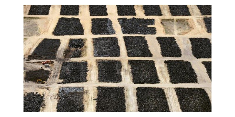 Colorado, Mỹ Những gì bạn nhìn thấy trong bức ảnh này là bãi rác đầy ắp các lốp xe đã qua sử dụng. Trong số 100 triệu lốp xe đã qua sử dụng ước tính ở Mỹ, 60% trong số đó nằm ở bãi rác ở Colorado. May mắn là điều này sẽ sớm thay đổi vì khu vực này sẽ bị đóng cửa trước năm 2020 và lốp xe sẽ được tái chế.