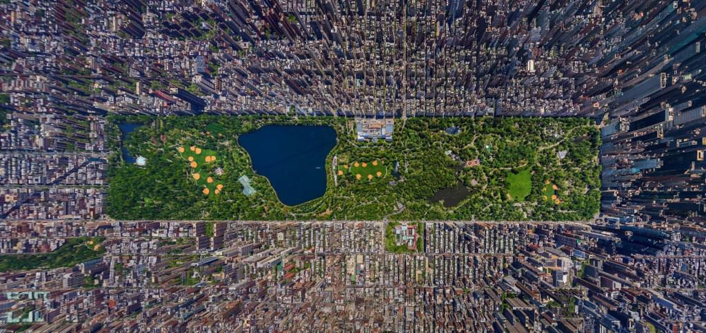 New York, Mỹ Tại thành phố này, có sự tương phản rõ ràng giữa thiên nhiên và nhân tạo. Bê tông cốt thép bao quanh công viên trung tâm, nơi chút thiên nhiên quý giá còn ngự trị.