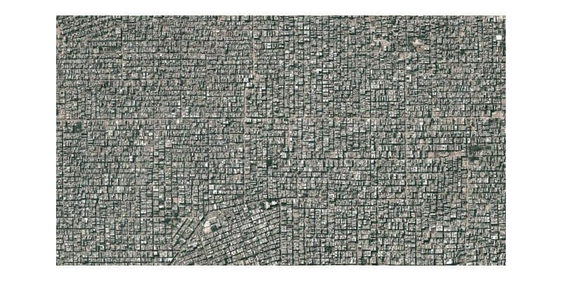 New Delhi, Ấn ĐỘ New Delhi là thành phố đông dân thứ hai trên thế giới. Có tới hai vùng ngoại ô nhưng New Delhi không có màu xanh của cây, màu nâu của đất, tất cả đã bị bê tông hóa, trông có phần rợn người.