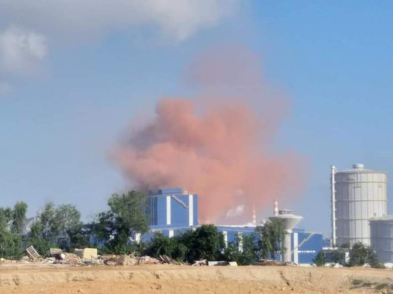 Vet khoi mau nau do bat thuong xuat hien o Hoa Phat Dung Quat-Hinh-2