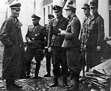 Nhà độc tài Đức quốc xã muốn sử dụng những tên tội phạm nguy hiểm này để truy lùng các nhóm du kích ở các nước, vùng lãnh thổ bị Đức chiếm đóng.