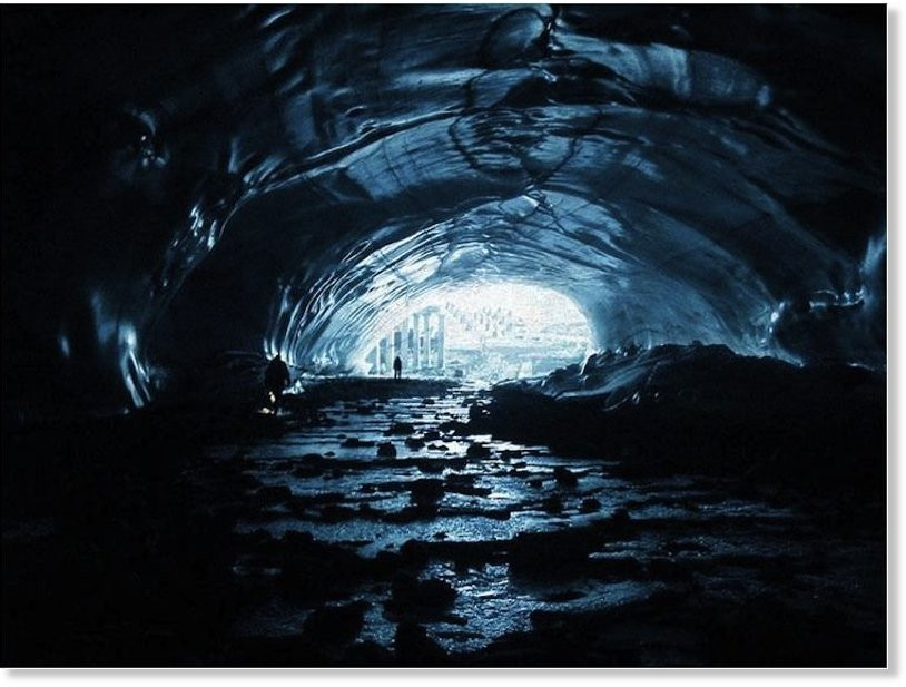 Nam Cực cũng được cho là nơi ẩn náu của nhiều quan chức, tướng tá phát xít Đức sau khi Chiến tranh tranh thế giới 2 kết thúc.