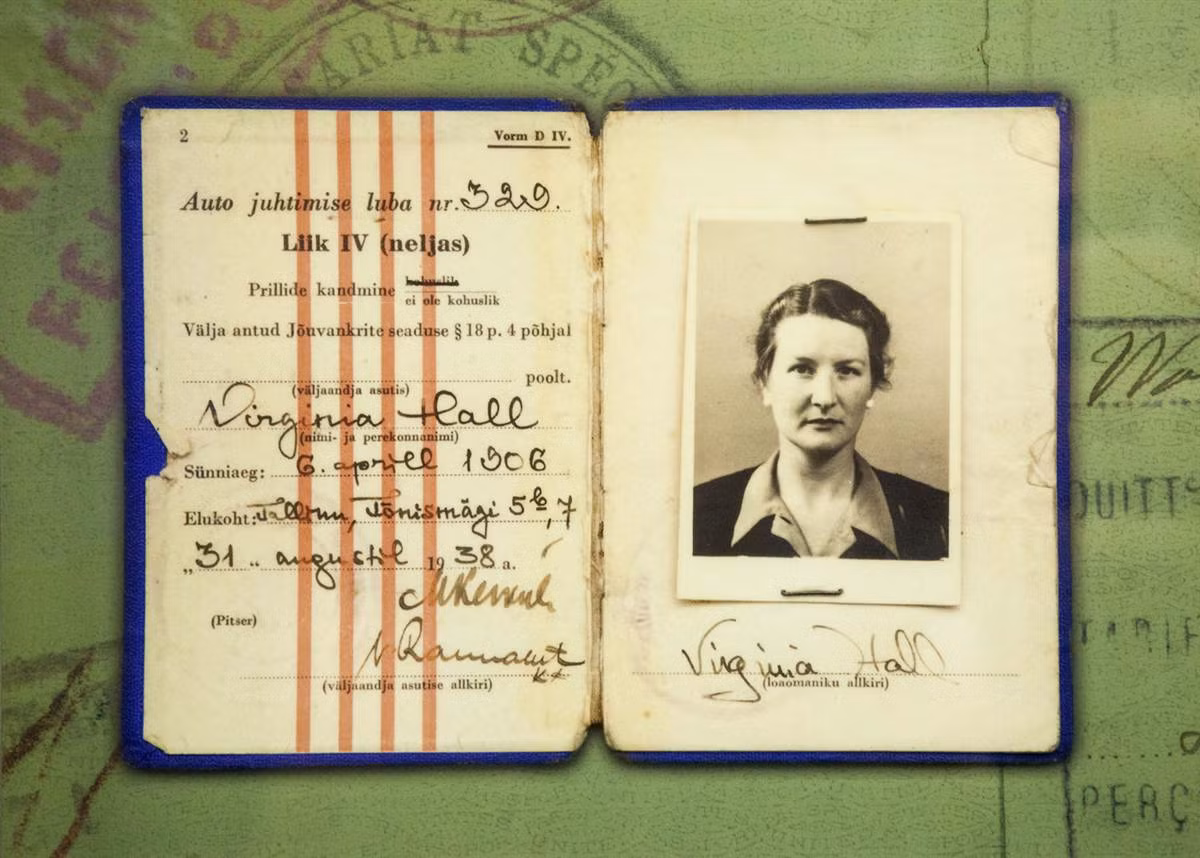 Chính vì vậy, mật vụ Đức quốc xã coi Hall là "một trong những điệp viên nguy hiểm nhất của phe đồng minh".