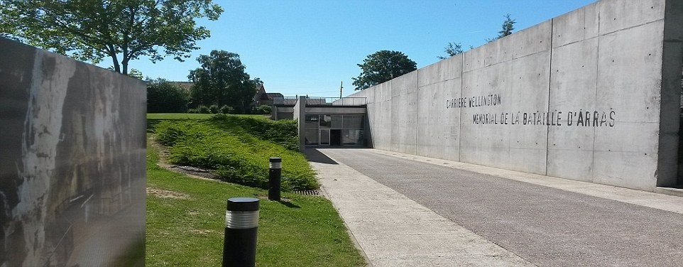 Khi thời cơ đến, hàng ngàn binh sĩ đồng loạt tấn công bất ngờ nhằm vào quân đội Đức.