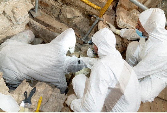 Ngôi mộ cổ hình hộp được tìm thấy ở Episkopi - di tích chôn cất hiếm hoi từ thời La Mã cổ đại. Về sau, di tích này trở thành nhà thờ và tu viện thời Byzantine.