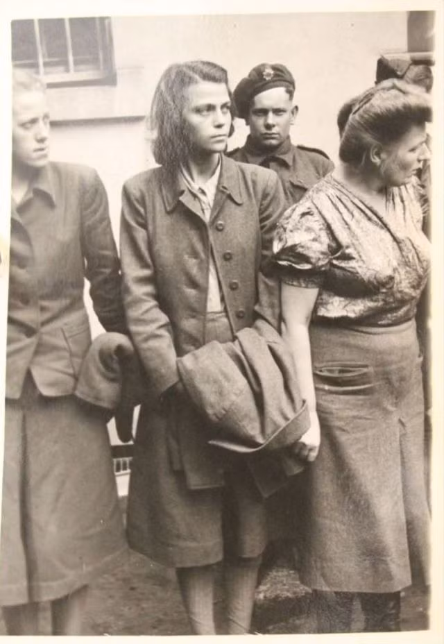 Ngoài Herta Bothe, không ít phụ nữ làm lính canh, bác sĩ trong các trại tập trung của Hitler và gây ra cái chết của hàng triệu tù nhân.