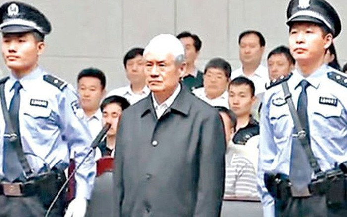 Sau khi bị bắt giữ, Chu Vĩnh Khang bị truy tố và đưa ra xét xử. Đến ngày 11/6/2015, Chu Vĩnh Khang bị kết án tù chung thân với những tội danh nhận hối lộ, lạm quyền và để lộ bí mật quốc gia.