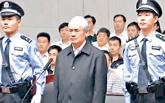 Sau khi bị bắt giữ, Chu Vĩnh Khang bị truy tố và đưa ra xét xử. Đến ngày 11/6/2015, Chu Vĩnh Khang bị kết án tù chung thân với những tội danh nhận hối lộ, lạm quyền và để lộ bí mật quốc gia.