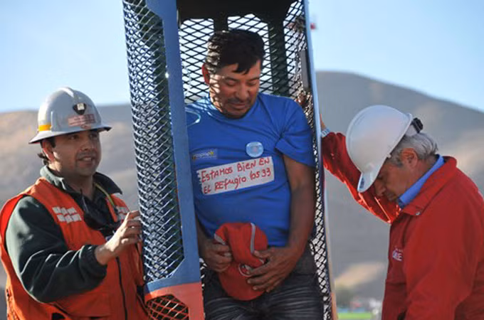 Vào ngày 5/8/2010, một vụ sập hầm nghiêm trọng đã xảy ra ở Copiapo, Chile khiến 33 thợ mỏ bị mắc kẹt ở độ sâu 600m dưới mặt đất.