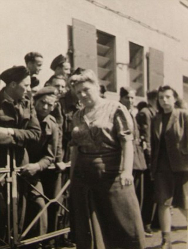 Một số người phục vụ Hitler tại các trại tập trung đối mặt với bản án tử hình vì đã gây ra cái chết của hàng trăm, hàng ngàn người. Mời quý độc giả xem video: Tiếp tục truy tìm tội phạm chiến tranh thời phát xít Đức (nguồn: VTC14)