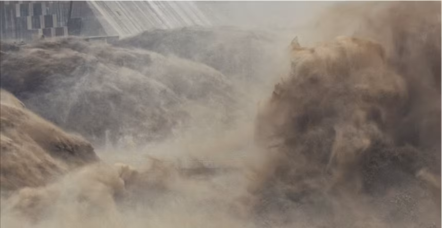 Do đập Banqiao bị vỡ nên nó đã gây ra trận lụt lớn. Tồi tệ hơn, vụ vỡ đập này còn gây ra một loạt các sự cố vỡ đập liên hoàn ở Trung Quốc. Kéo theo đó là thiệt hại về người và tài sản do bão Nina gây ra càng nghiêm trọng.