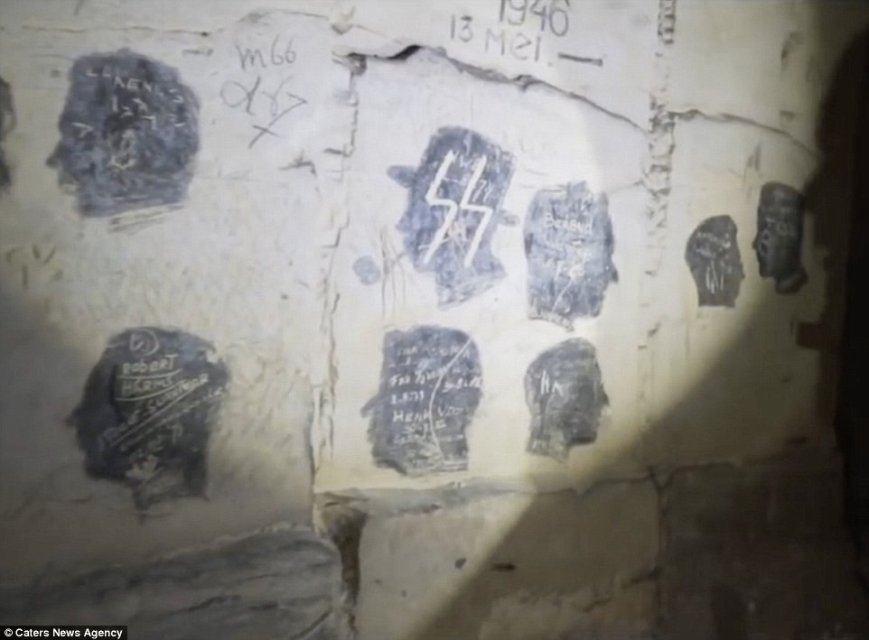 Một số nhân vật tôn giáo như Chúa Jesus, thiên thần... được vẽ trên các bức tường của mỏ đá bị bỏ hoang trên của Hà Lan.