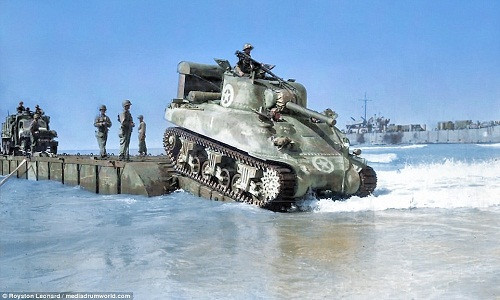 Các phương tiện quân sự, xe tăng... của Anh và các nước đồng minh trong Chiến dịch Husky ở Sicily năm 1943.