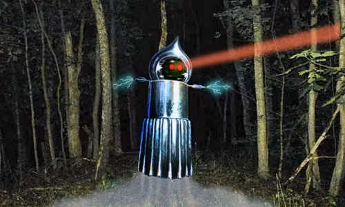 Khuôn mặt của sinh vật bí ẩn này phát ra ánh sáng đỏ trong khi da toàn thân có màu xanh lá. Phần đầu của Flatwoods giống quân Át Bích trong bộ bài Tây với hai mắt lồi kỳ dị.