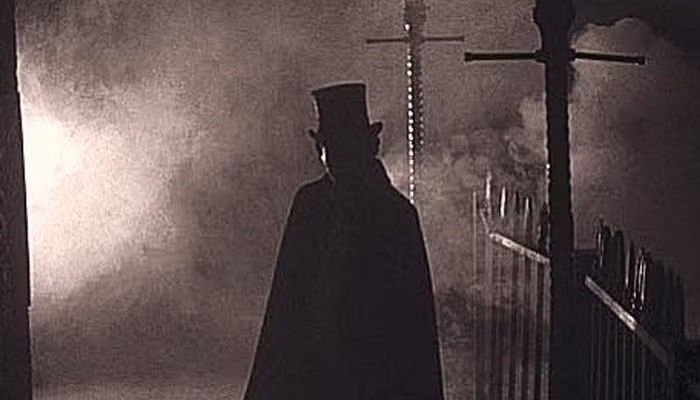 Do vậy, những vụ án mạng đẫm máu xảy ở London thế kỷ 19 do Jack the Ripper thực hiện vẫn chưa được phá. Hung thủ đã lọt lưới pháp luật và ung dung như bao người bình thường khác.