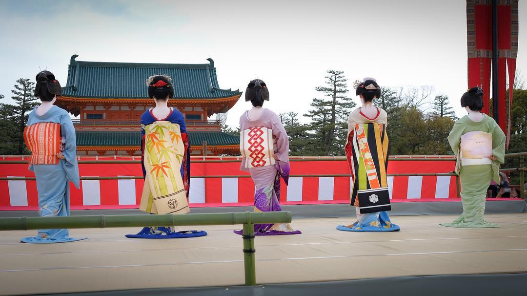 Geisha Nhật Bản rất đa tài nên họ còn được mời đi biểu diễn ở nhiều nước trên thế giới.