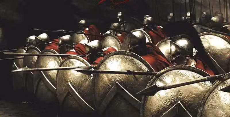 Các chiến binh Sparta được yêu cầu phải mạnh mẽ, sức chịu đựng lớn để trở thành một người lính.