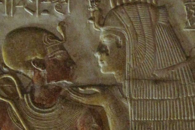 Do vậy, người Ai Cập thường ướp xác người chết để thi hài họ còn nguyên vẹn, có đủ thời gian để linh hồn vượt qua những thử thách nguy hiểm để sang thế giới bên kia.