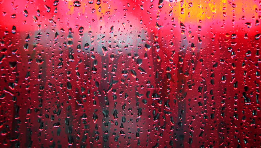 Đến thế kỷ 12, nhà văn Geoffrey xứ Monmouth có miêu tả đến những cơn mưa màu đỏ máu. Do khoa học chưa phát triển nên nhiều người tin rằng đây là điềm xấu.