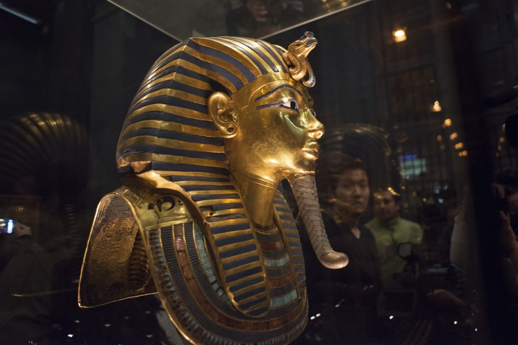Trong số những nạn nhân được cho là chết vì lời nguyền xác ướp khi mở lăng mộ pharaoh Tutankhamun có cả nhà tài trợ cho cuộc khai quật Lord Carnarvon. Tổng cộng có tới 22 người có liên quan đến dự án khảo cổ trên chết một cách bí ẩn trong vòng 2 năm sau khi mở mộ vua Tutankhamun. Từ đó, nhiều người tin rằng, lời nguyền xác ướp là có thật.