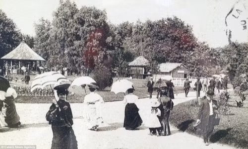 Khác với các vườn thú thông thường, "vườn thú người" là nơi giới thiệu đến công chúng những người dân được đưa đến từ các thuộc địa của Pháp ở châu Á và châu Phi như Tunisia, Morocco, Sudan...