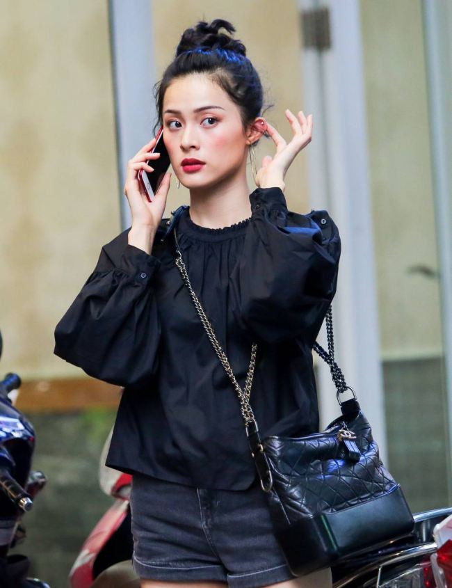 Sau chia tay, Cường Đô la mau chóng có tình mới là người đẹp Đàm Thu Trang. Còn diễn viên Hạ Vi, cô trở nên kín tiếng hơn trong chuyện tình cảm và cả cuộc sống cá nhân.