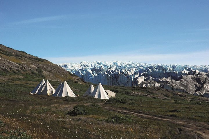 Khu săn bắn Aasivissuit–Nipisat, Greenland: Đây là nơi từng chứng kiến sự phát triển và sáng tạo của con người khoảng 4.200 năm trước, từ thuở sơ khai. Các vùng ở Bắc cực thuộc về người Inuit và có chứa các di tích khảo cổ từ thời kì lịch sử của họ.