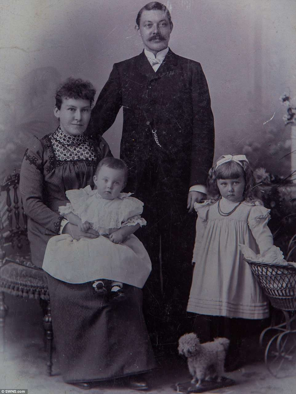 Albert Stockwell, 49 tuổi, đến từ Stanningley, Anh là một trong những tù nhân sống trong trại giam giữ Ruhleben ở Spandau, Berlin, Đức trong Thế chiến 1.