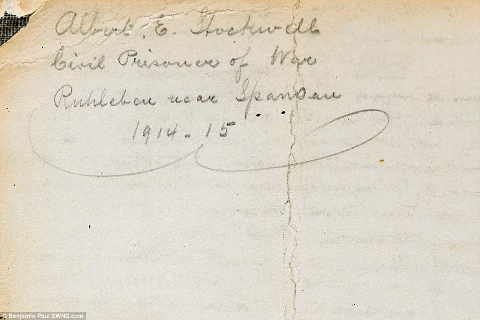 Trước khi Chiến tranh thế giới 1 nổ ra, Stockwell làm việc tại một nhà máy dệt may ở Wittenberg, Đức.