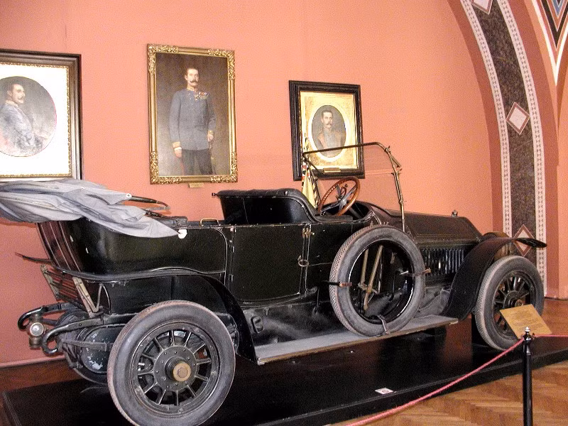 Vụ tai nạn cuối cùng liên quan đến chiếc xe từng chở Thái tử Ferdinand liên quan đến nam tước người Romani.