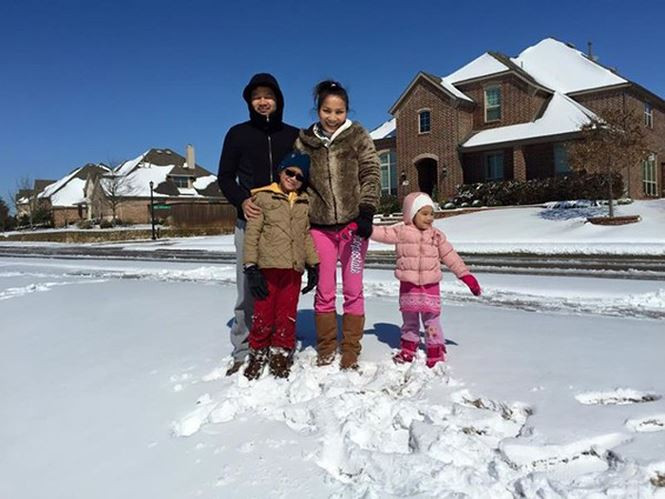 Ở xứ sở cờ hoa, nữ ca sĩ vẫn vừa chạy show vừa chăm sóc gia đình.