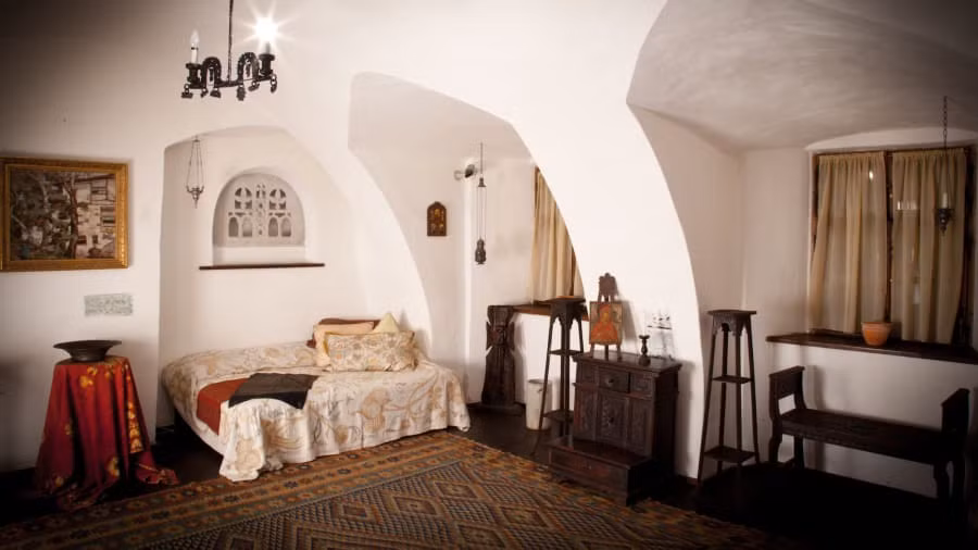 Nữ hoàng Marie và công chúa Ileana từng sở hữu lâu đài cổ kính này.