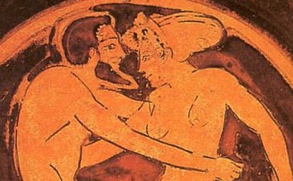 Một trong những chiêu trò nhằm thu hút khách làng chơi của pornai là dưới đế dép của họ được khắc nổi chữ ΑΚΟΛΟΥΘΙ AKOLOUTHI (Hãy theo tôi).