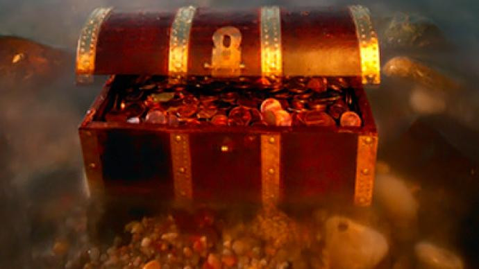 Theo một số tài liệu, trước khi quân đồng minh tiến vào thủ đô Berlin năm 1945, Tư lệnh không quân Đức Hermann Goering ra lệnh cho tù nhân, binh sĩ chôn kho báu gồm 18 thùng vàng và bạch kim.