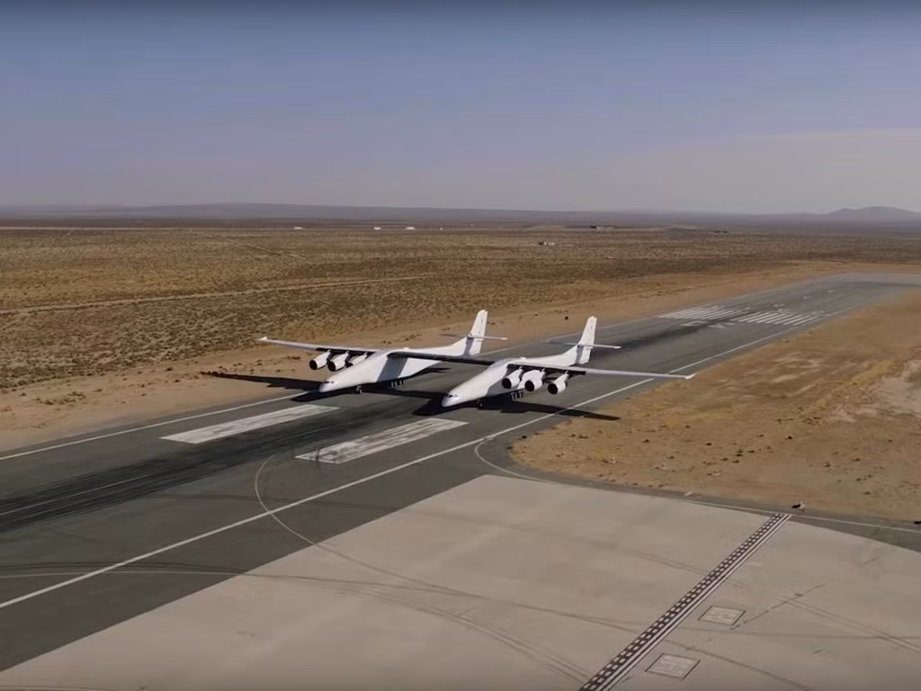 Kể từ khi siêu máy bay này được công bố vào tháng 6/2017, Stratolaunch đã trải qua một loạt các thử nghiệm trước khi thực hiện chuyến bay đầu tiên, được lên kế hoạch cho mùa hè này.
