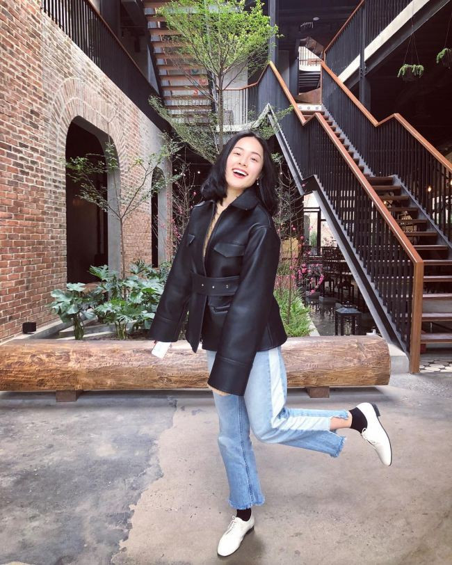 Cô dành khá nhiều thời gian cho bản thân và tận hưởng cuộc sống, thay vì chăm chỉ xuất hiện trước công chúng hay tham gia các hoạt động nghệ thuật.