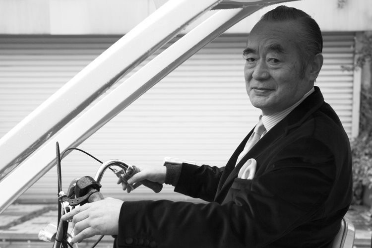 Trong suốt 34 năm, ông Nakamatsu luôn chụp ảnh mỗi bữa ăn của mình. Sau đó, ông phân tích thành phần dinh dưỡng trong thức ăn nhằm theo đuổi mục tiêu sống thọ tới năm 140 tuổi.