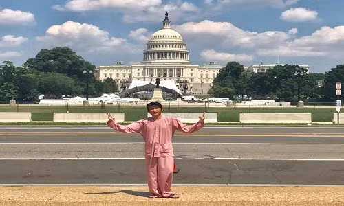 Ngay sau khi đăng tải, những hình ảnh này của nam nghệ sĩ thu hút hơn 23.000 lượt bày tỏ cảm xúc, chia sẻ từ phía cộng đồng mạng và người hâm mộ.