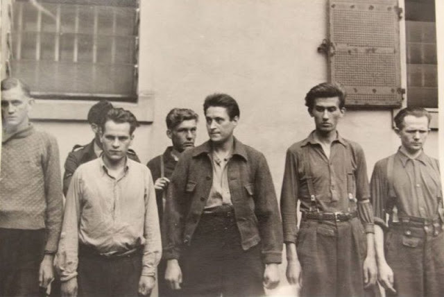 Nhiều chỉ huy, lính canh tại các trại tập trung của Đức quốc xã bị bắt giữ trước khi được đưa ra xét xử.