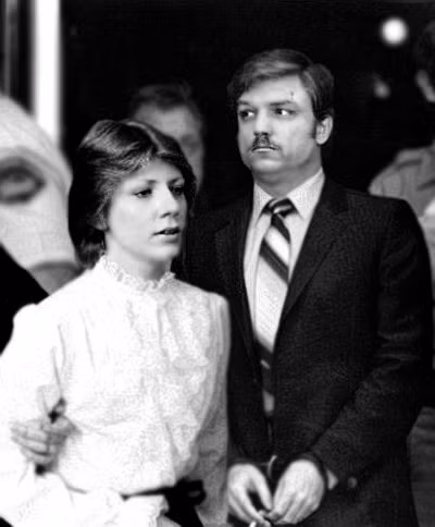 Theo cảnh sát, cặp vợ chồng tội phạm này đã tấn công, hãm hiếp và giết chết 10 người, trong đó có 9 phụ nữ và 1 nam giới.