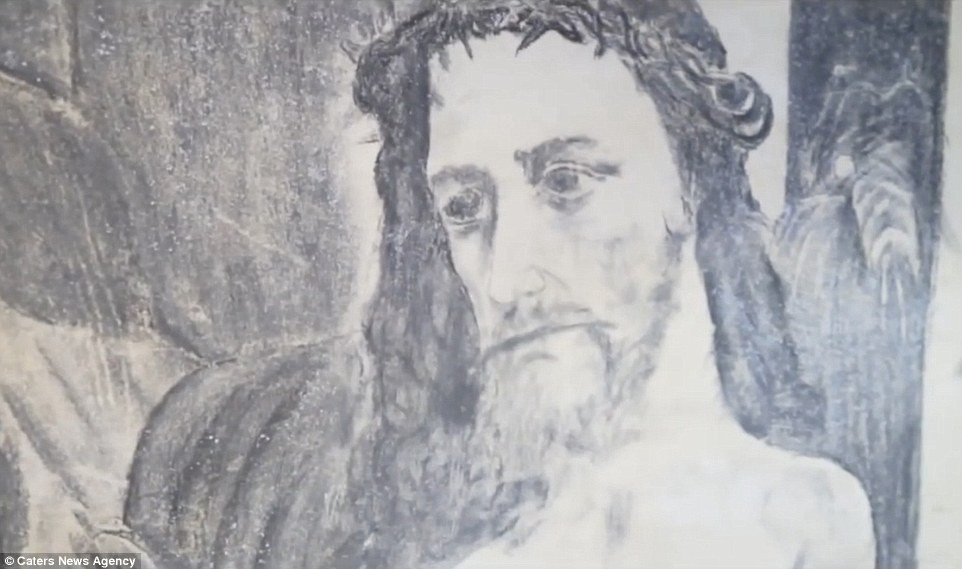 Mỏ đá này từng được người dân sử dụng làm nơi ẩn náu trong Chiến tranh thế giới 2.