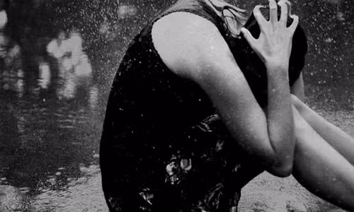 Những người mắc chứng bệnh Ombrophobia có nỗi sợ ám ảnh với mưa. Các chuyên gia cho rằng sở dĩ hầu hết người mắc nỗi sợ mưa là do những ký ức đau khổ liên quan đến mưa.