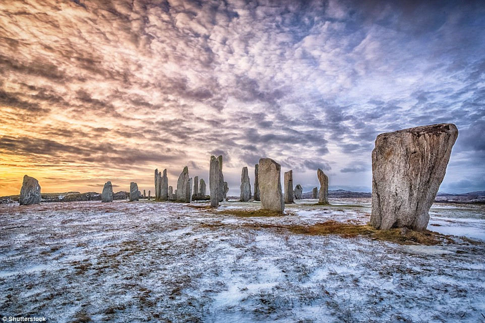 Vòng tròn đá ở Isle of Lewis, Scotland được cho là có từ năm 2900 - 2600 trước Công nguyên. Di tích cổ xưa này được sử dụng cho đến năm 1500 - 1000 trước Công nguyên.