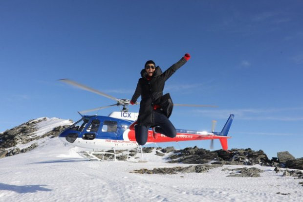 thả dáng đầy năng động, H'hen Niê mang lại một hình ảnh hoa hậu hoàn toàn mới đầy cá tính chứ không quá thùy mị.