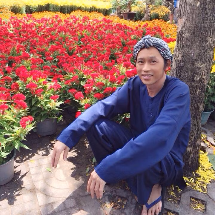 Thực tế, Hoài Linh là một trong những nghệ sĩ có tiếng tăm, đắt show nhất nhì showbiz Việt. Cũng vì thế mà khối tài sản của nam nghệ sĩ đang sở hữu có giá trị "khủng" ít ai ngờ được.