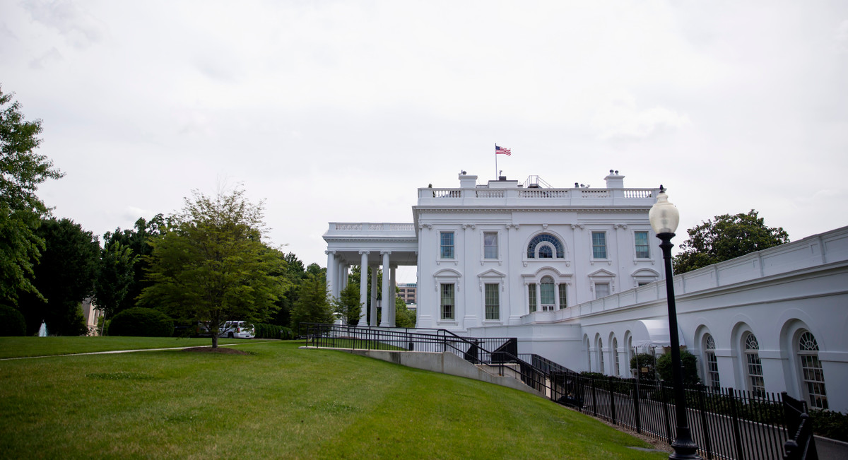 Bắt đầu xây dựng vào tháng 10/1792, Nhà Trắng hoàn thành quá trình xây dựng sau 8 năm với kinh phí hơn 232.000 USD.