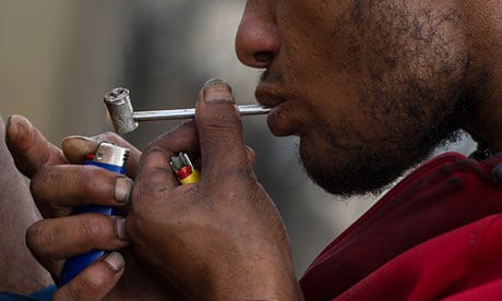 Sở dĩ người ta gọi Cracolandia là “Vùng đất của ma tuý” là bởi hoạt động buôn bán ma túy gần như diễn ra công khai và hết sức liều lĩnh.