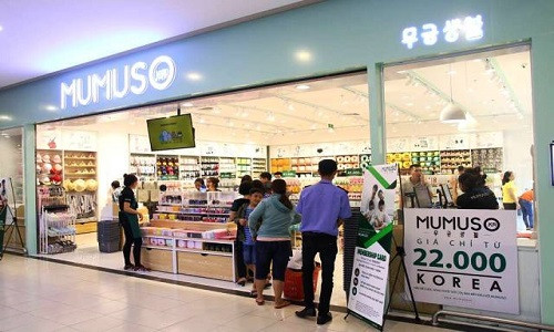 Mumuso bán toàn hàng Trung Quốc nhưng lại quảng cáo như là hàng Hàn Quốc.