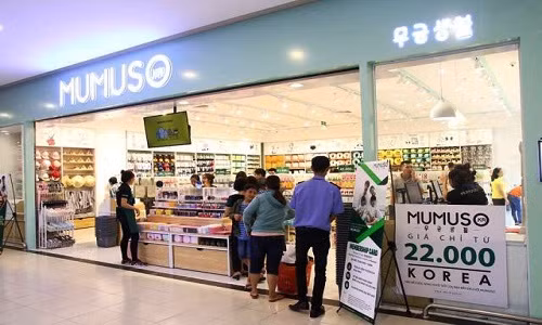 Mumuso bán toàn hàng Trung Quốc nhưng lại quảng cáo như là hàng Hàn Quốc.